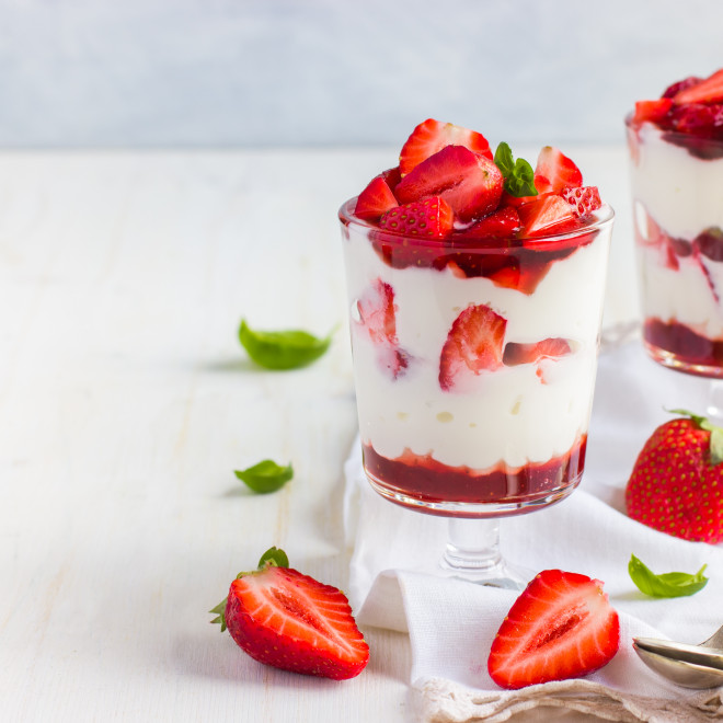 i159348-verrines-fraise-mascarpone-sans-oeuf
